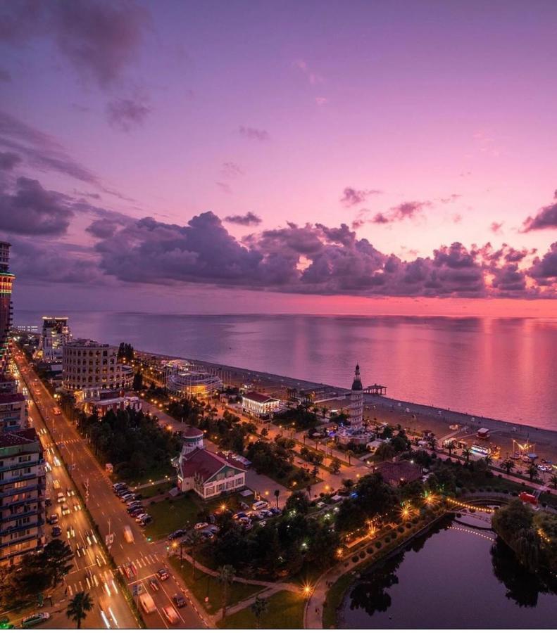Orbi City Luxury Suite Batumi Exterior photo